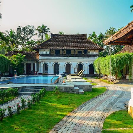 Kumarakom Tharavadu - A Heritage Hotel, Kumarakom Exterior photo